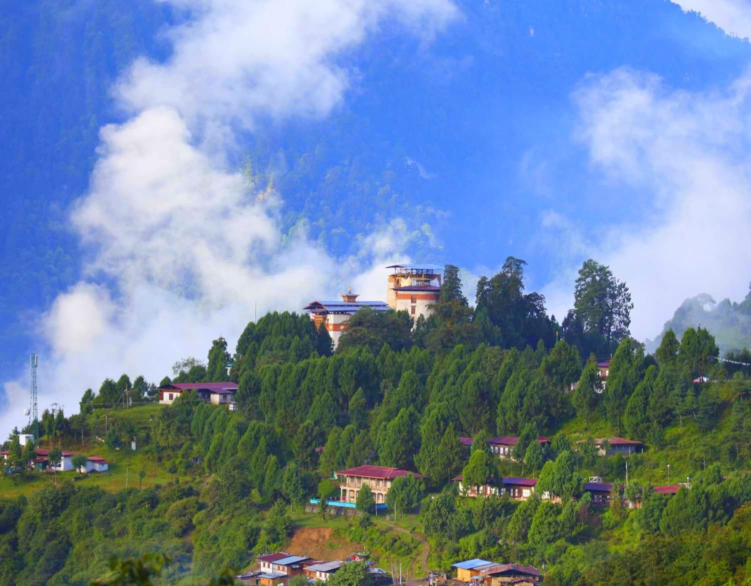 Laya Gasa Trek